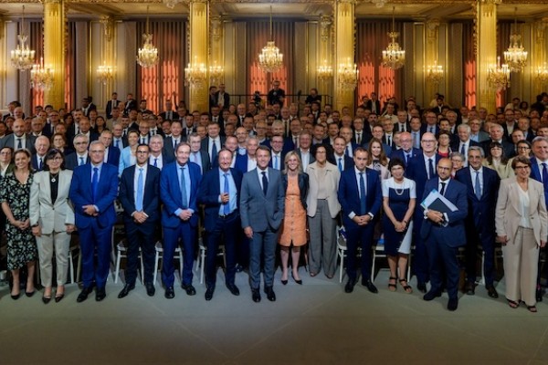 Électrification de la France : 240 000 bornes supplémentaires d'ici 2030