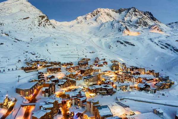 Recharger sa voiture électrique pour faire Paris - Val Thorens : un voyage (presque) sans accroc